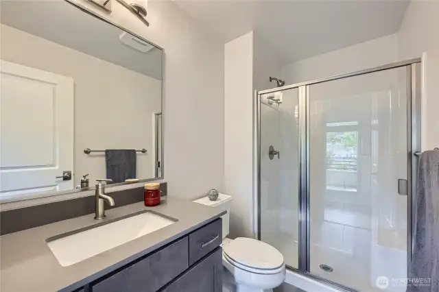 Low-Level Office/Bedroom Walk-in Shower