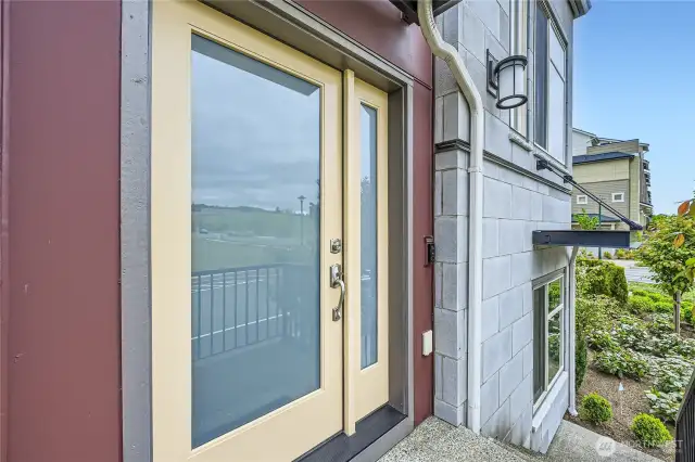 Exterior Front Entry