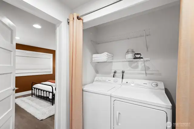 A full size washer & dryer stays with the unit