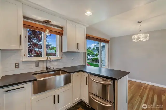 Custom sink and double drawer dishwasher