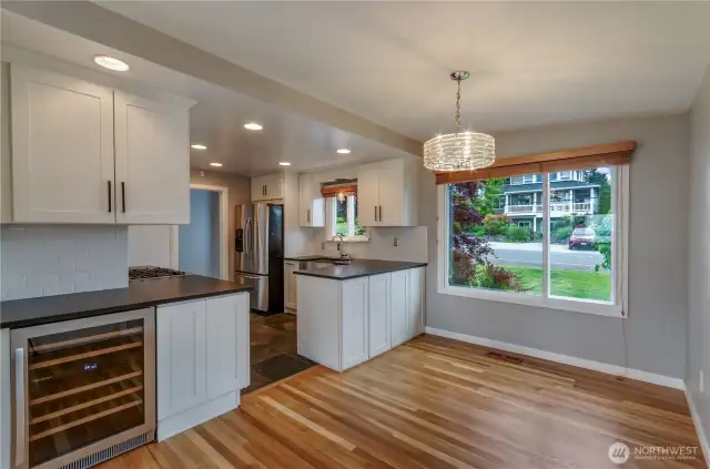 Custom layout with wine fridge, perfect for dinner parties
