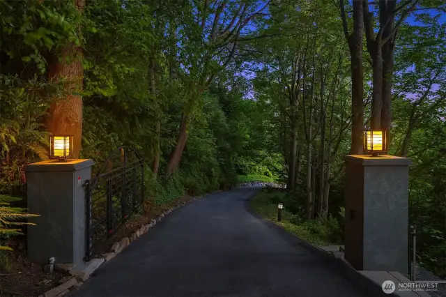 Elevated feeling of privacy upon entering the gates, perfect for frequent travelers. The property is located in the Hidden Valley among other sizable estates.