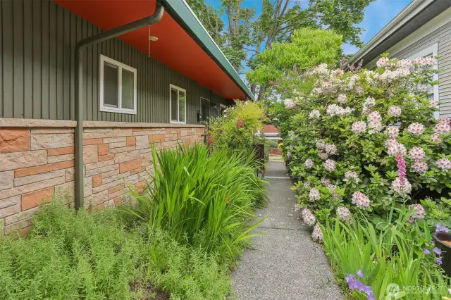 Pathway between units