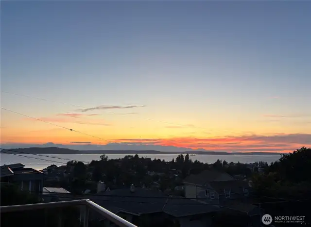 Imagine watching this sunset every night...what a stunning view!