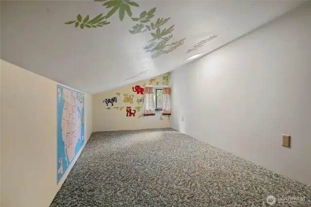 Secret closet in Bedroom 1