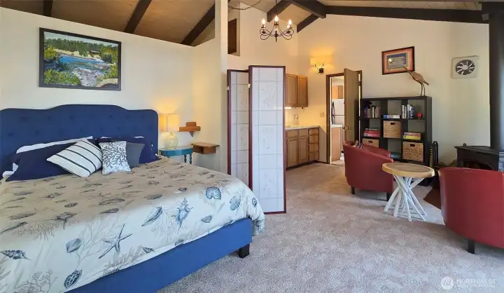 Guest Area and Sitting Area