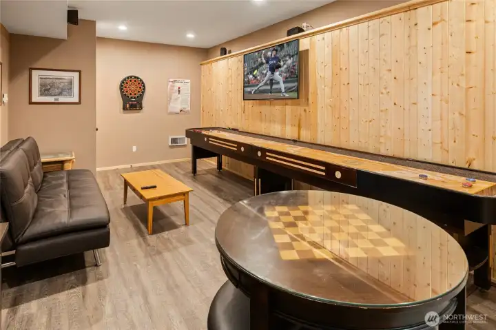 Enjoy hours of fun in this fantastic game room!