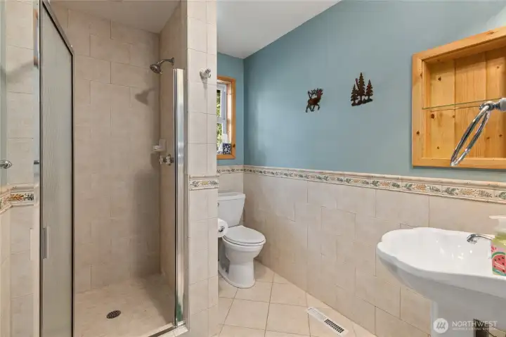 Main floor guest bath.