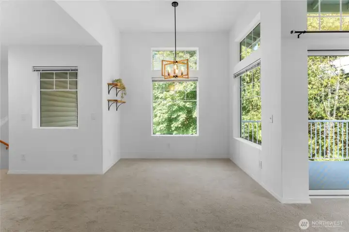 Living/dining - no staging