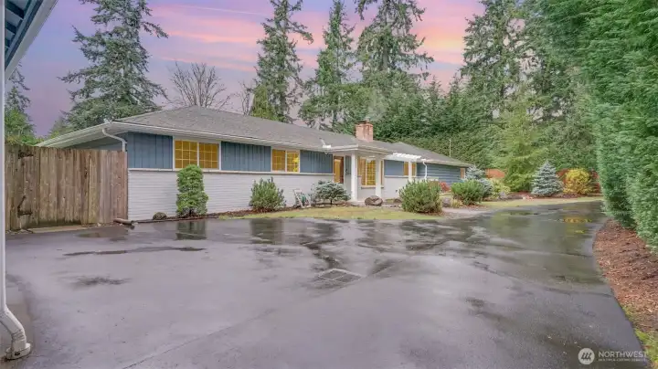 Stunning Mercer Island home offering 2,340 square feet with 4 bedrooms & 2.25 bathrooms in the main home.