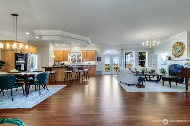 Solid Brazilian Cherrywood floors in the Main