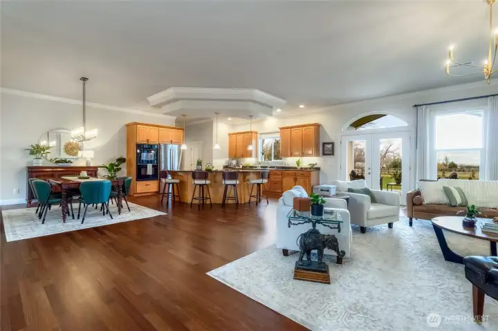 Open Living, Dining & Kitchen with 10' ceilings