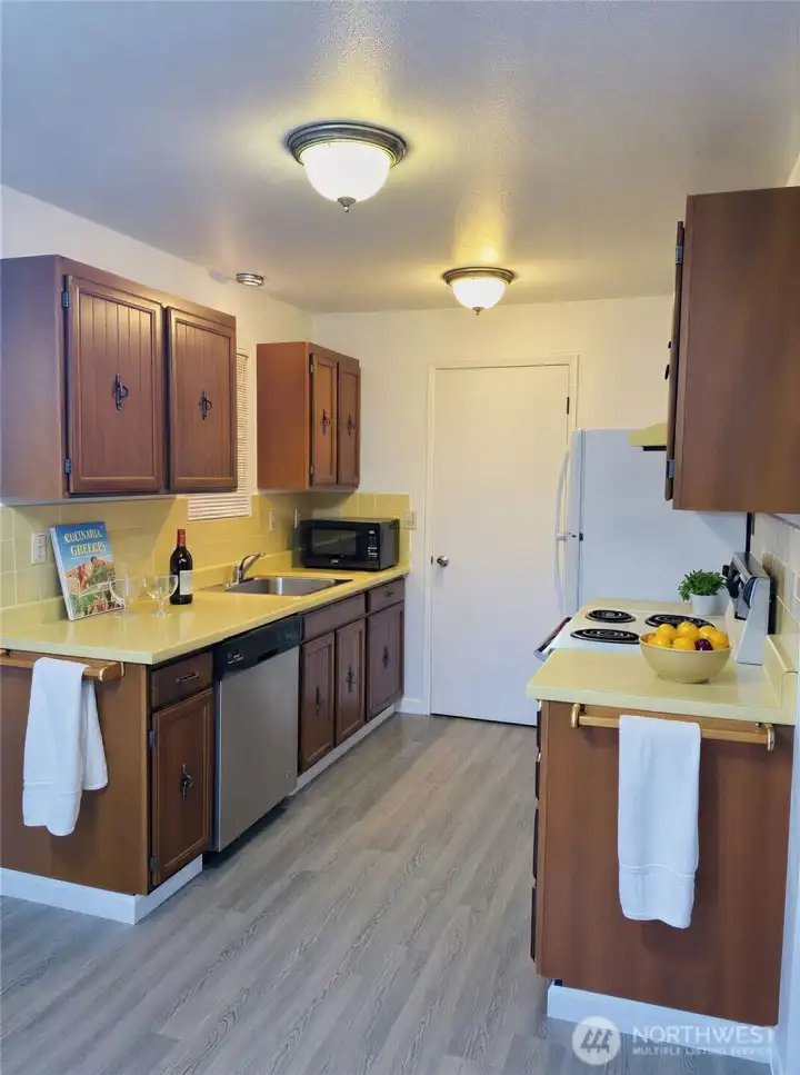 8848 kitchen with large pantry