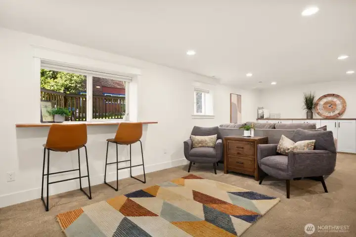 ully remodeled basement with buit-ins, a bedroom and a new .75 bath.