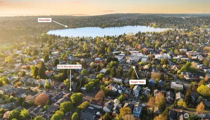 a short walk to Tangle Town & Greenlake restaurants + shops!