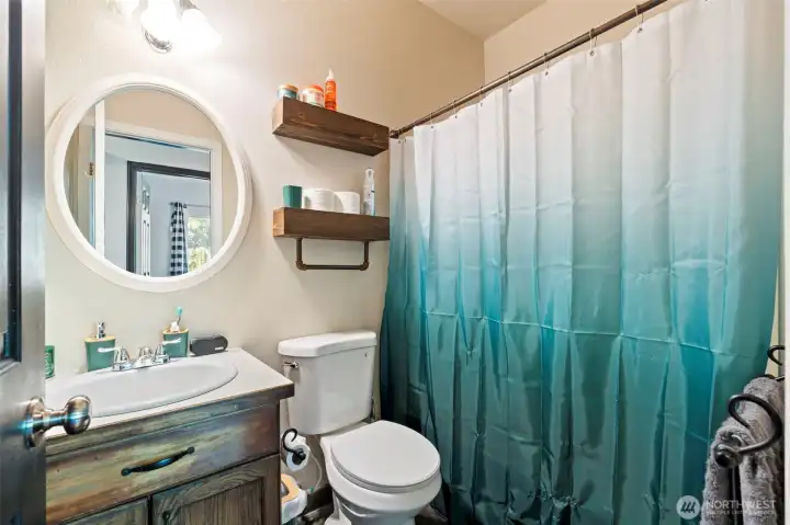 Main bathroom in hallway