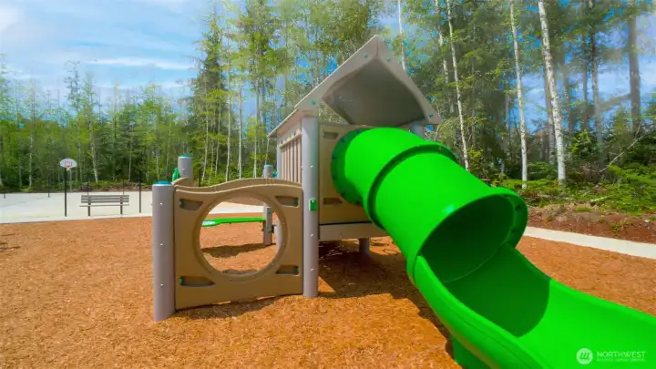 Newly completed park nearby! Newly completed park nearby!