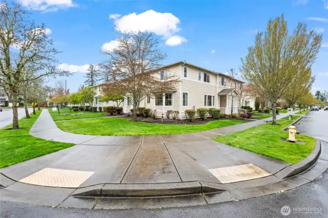 Side walks throughout the neighborhood providing safe and accessible commuting.