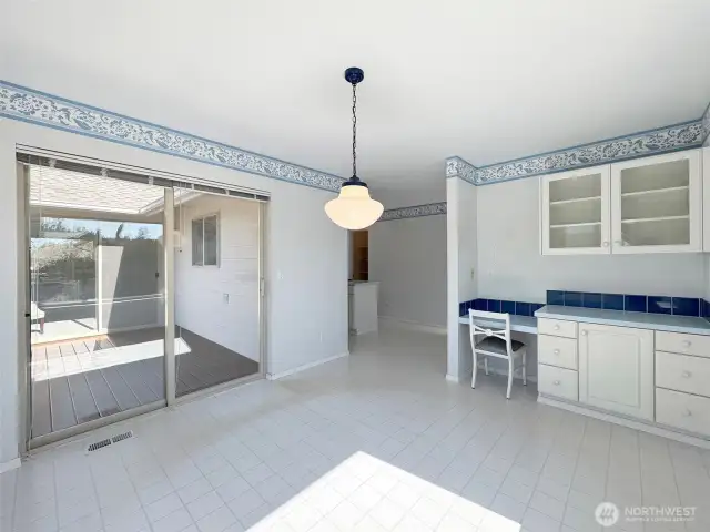 Built in desk & buffet