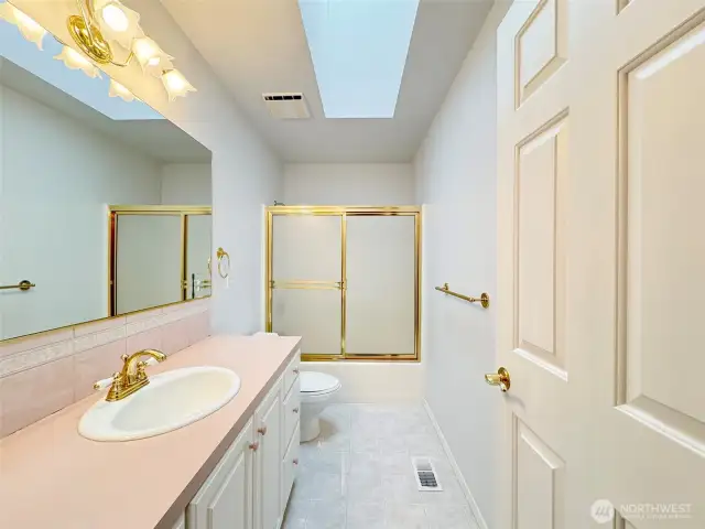 Guest full bath