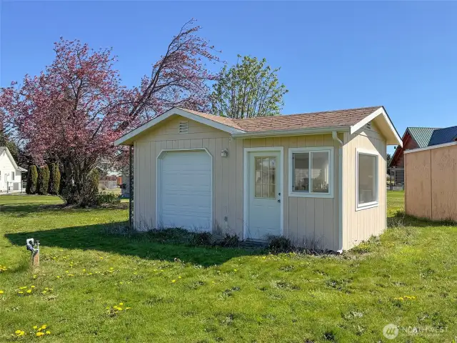 Garden outbuilding