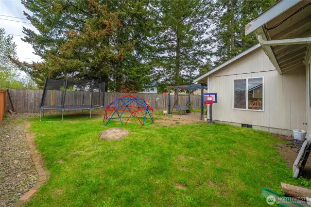 Plenty of space for play scape and green grass for pets and little ones.
