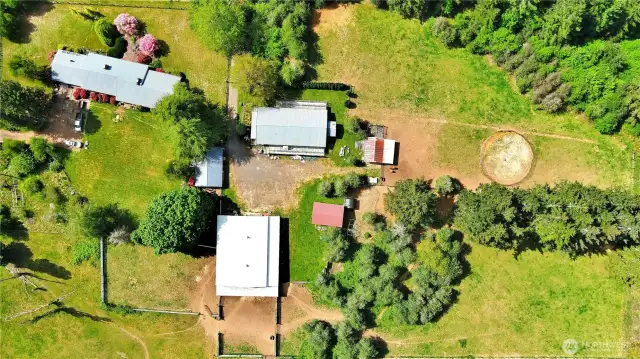 115 Kakela Road Winlock Washington 10.61 acres over 3200 square feet with 4+ bedrooms and 3+ baths, too many items to list!