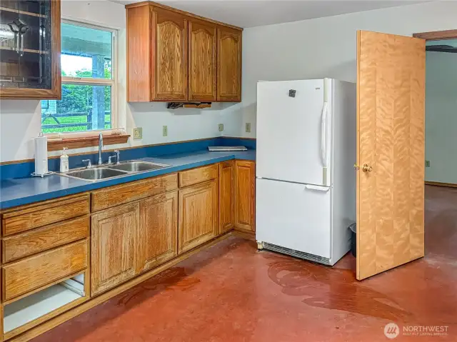 This is the DADU - 1 bedroom with full kitchen and half bath.