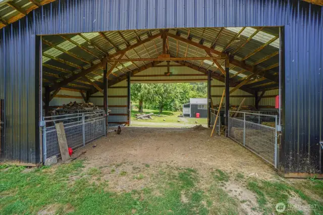 4 stall barn