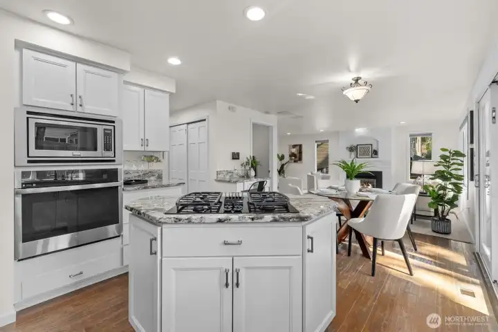 Kitchen with breakfast nook