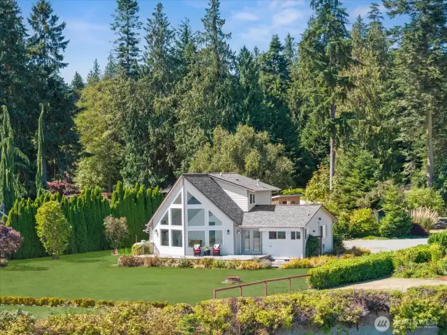 Welcome to your private Island retreat on drivable Camano Island.