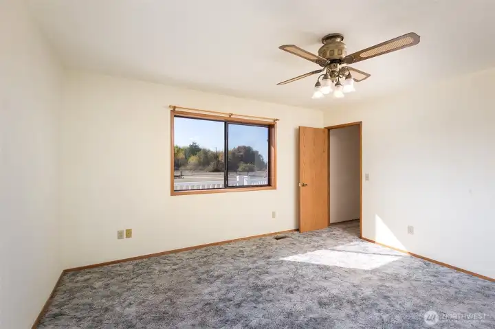 upstairs bedroom 1