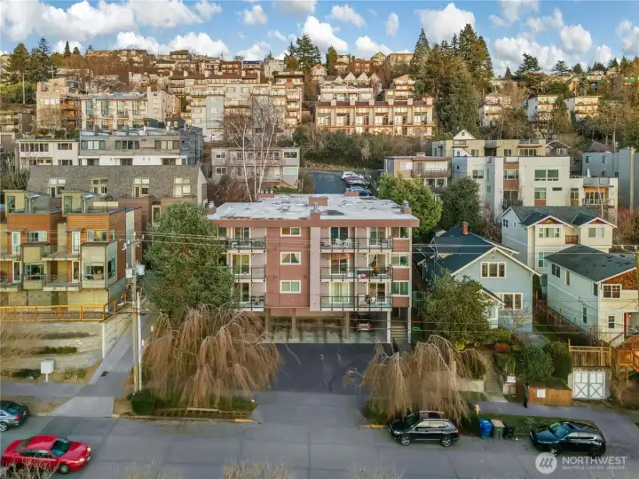 Conveniently located close to Whole Foods and everything Queen Anne has to offer.