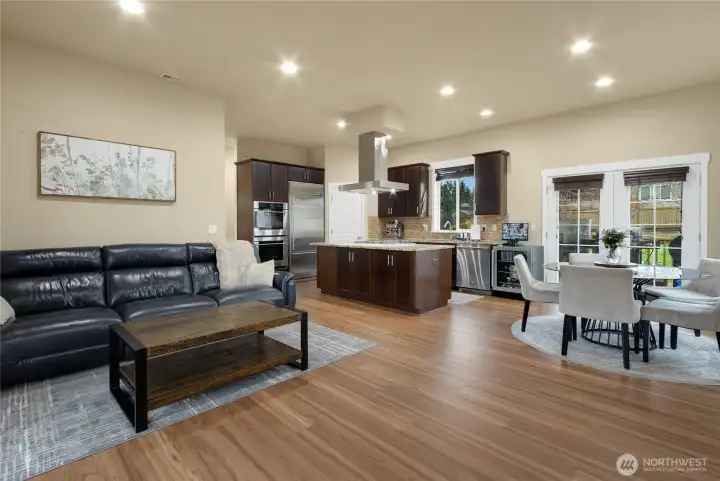 Livingroom, Kitchen, and Eating Nook