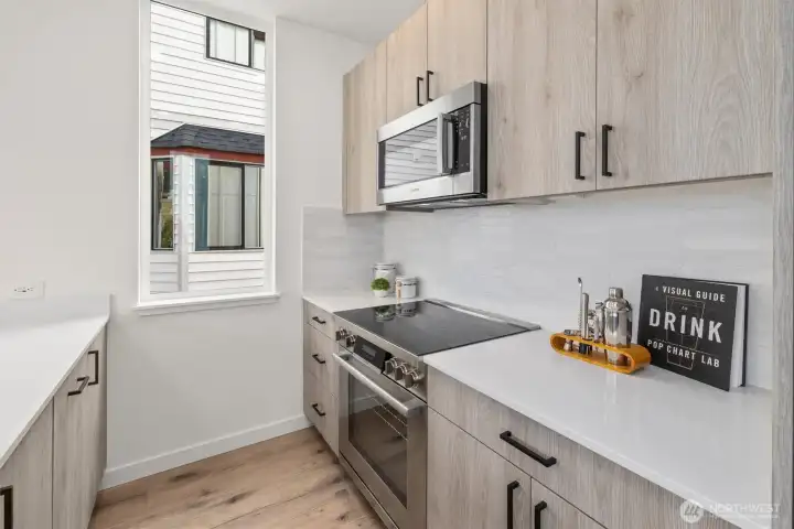 Level II Chief Eat-In Kitchen with Bosch appliances