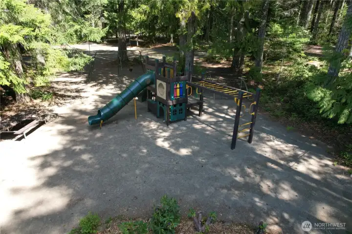 Enjoy park near by.