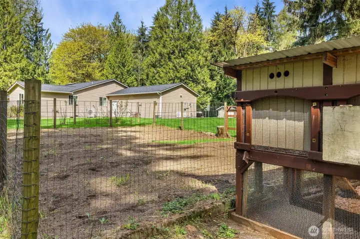 Fully fenced Veggie Garden. Chicken Coop.