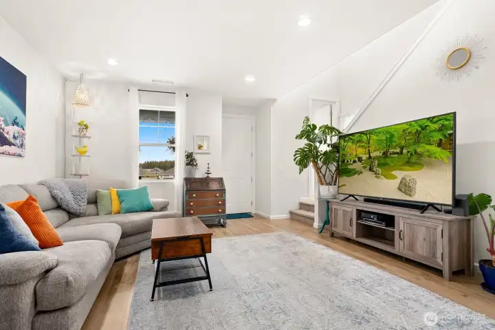 Natural light throughout this beautiful townhome Natural light throughout this beautiful townhome