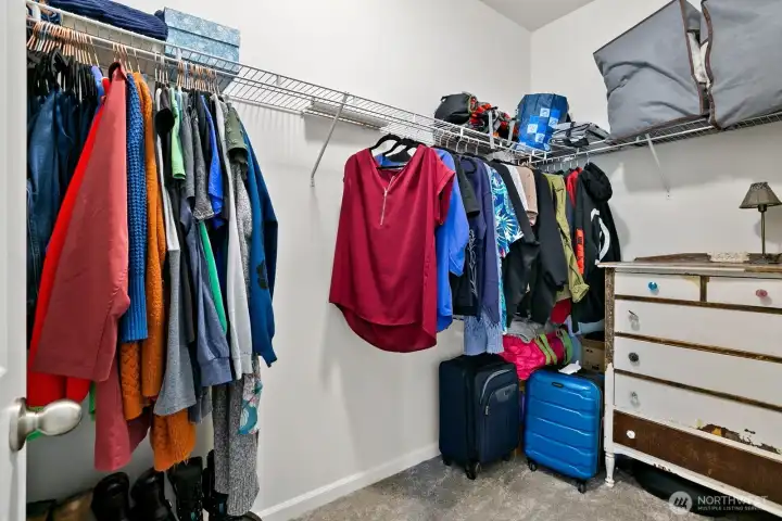 Walk in closet. Walk in closet.