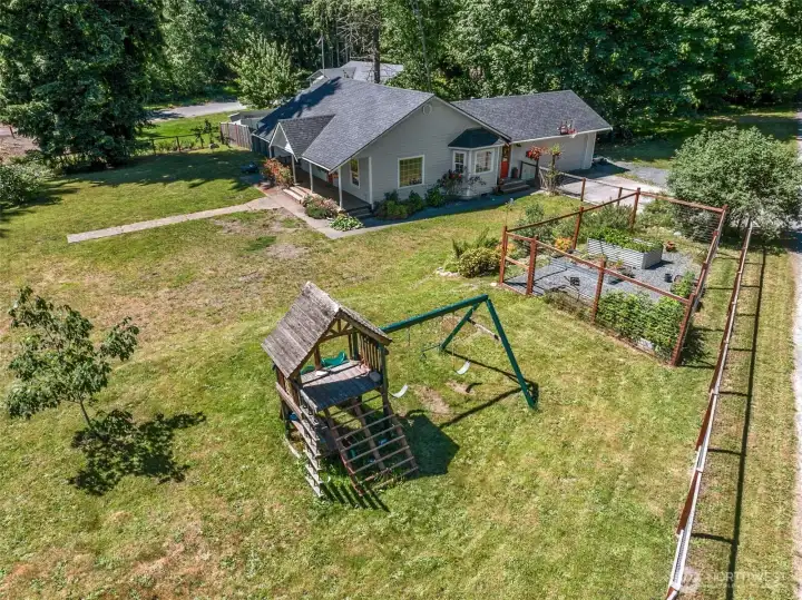 Totally fenced in yard! Totally fenced in yard!