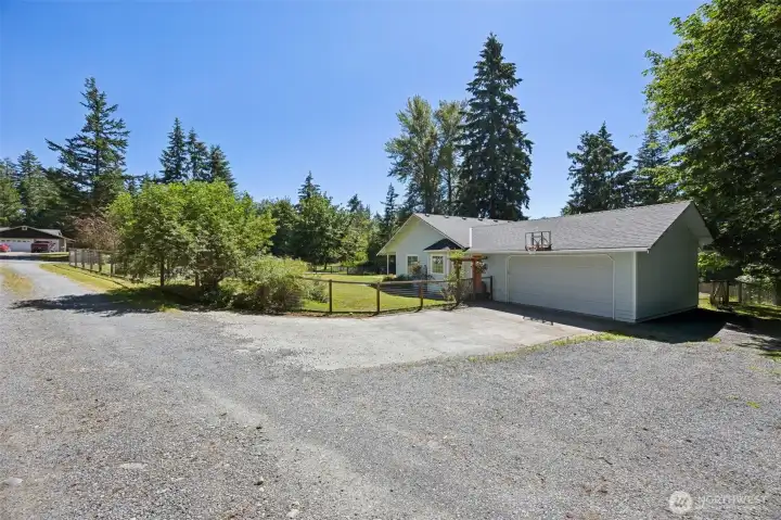 Plenty of parking- driveway shared by one other property Plenty of parking- driveway shared by one other property