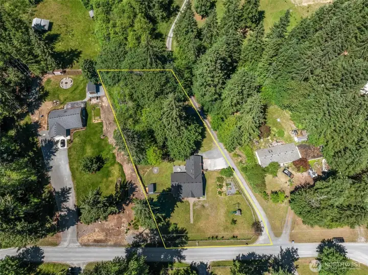Quiet gravel road with driveway shared by 1 neighbor Quiet gravel road with driveway shared by 1 neighbor