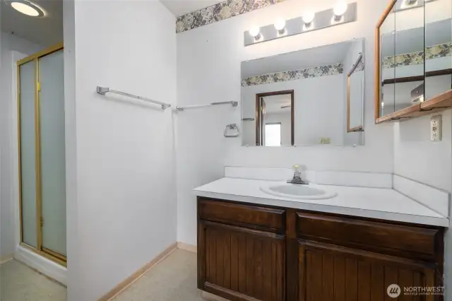Primary bath