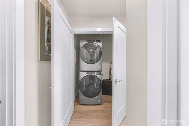 Washer and dryer stay