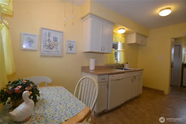 Dining Room & Kitchen