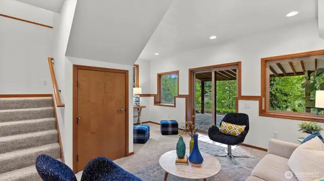 Daylight basement - bonus room