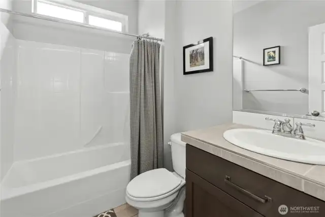 Main floor Full Bathroom