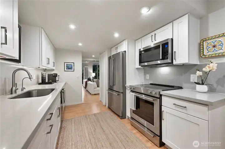 These quartz countertops boast a ton of work space for working up your gourmet meals - or microwave popcorn for movie night!