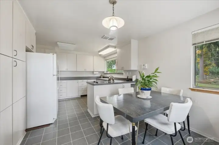 Breakfast nook area.