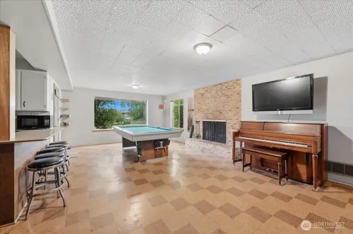 Without virtual staging.